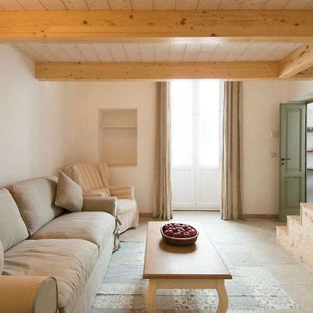 Dimora Via Vitti - Puglia Mia Apartments Монополи Экстерьер фото