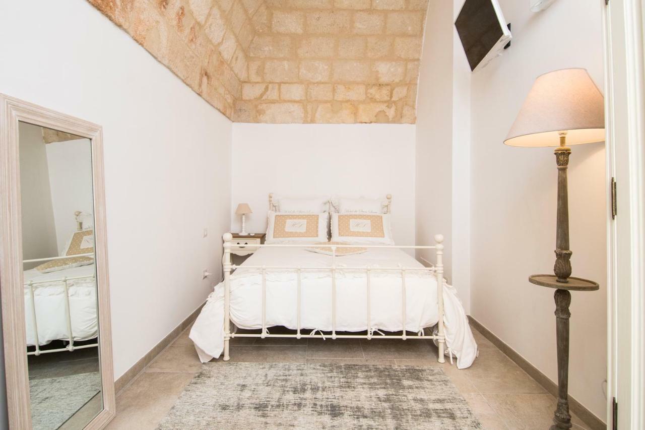 Dimora Via Vitti - Puglia Mia Apartments Монополи Экстерьер фото